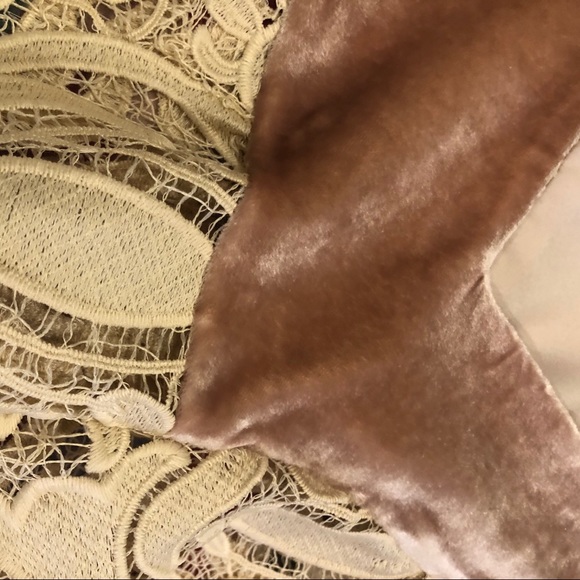 Anna sui guipure lace and velvet blouse, NWT, sz s - Picture 4 of 7